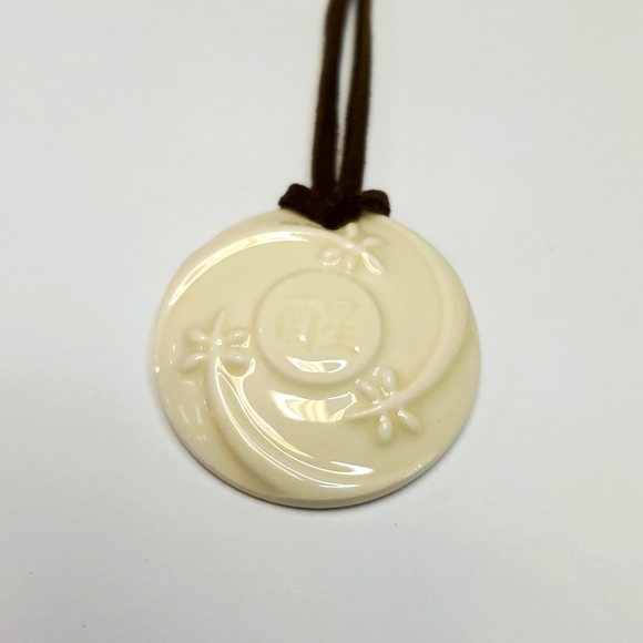 Avon Jewelry - Avon 2003 ceramic Haiku Awakenings Necklace 14 inch plus curb chain